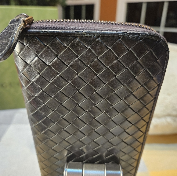 ￼￼Bottega Veneta Intrecciato Zip-Around Wallet (Vintage quality) - Picture 8 of 15